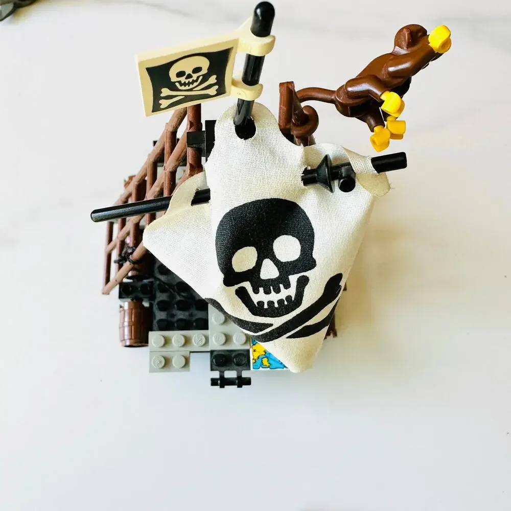 VINTAGE LEGO System Pirates Raft Ship Raiders Set Shark Monkey 6261